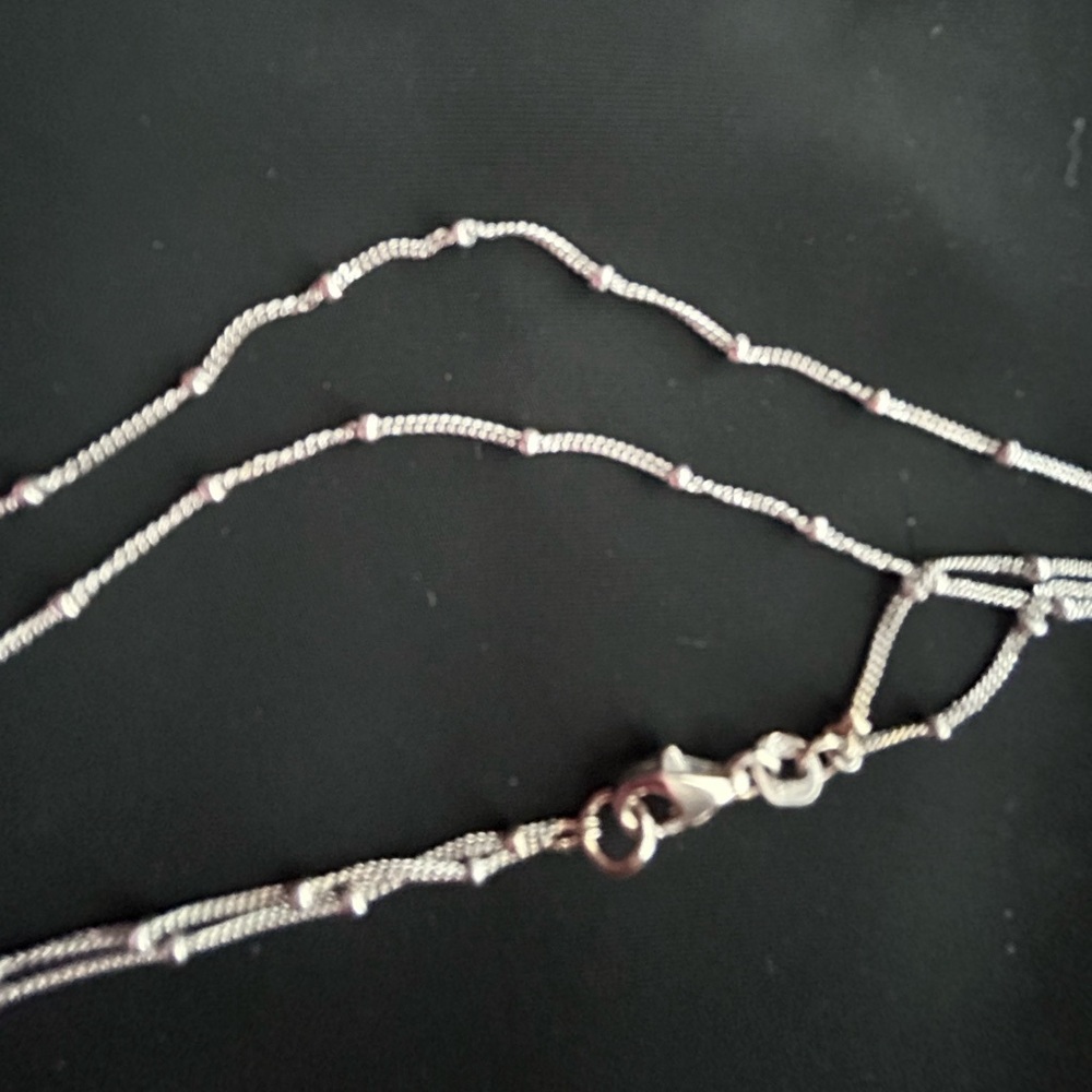 18k WHITE GOLD/ONYX/DIA. NECKLACE - Picture 3 of 5